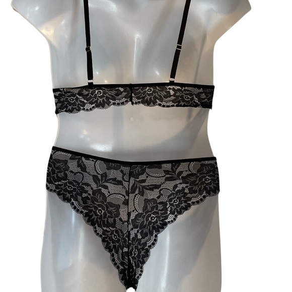 Good Touch Black Lace Bra and Panties Set. Size Large - Picture 5 of 8